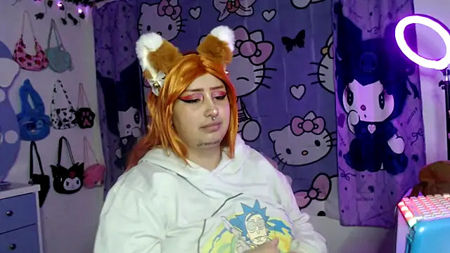 Snapshot of lussyevans24 chatting on 30, 9, 2025 lussyevans24 online show from 30, 9, 2025