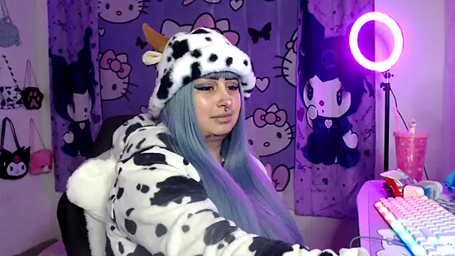 Snapshot of lussyevans24 chatting on 5, 10, 2025 lussyevans24 online show from 5, 10, 2025