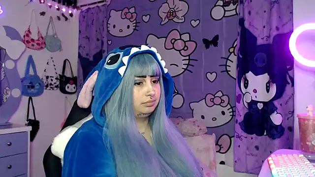 Snapshot of lussyevans24 chatting on 6, 10, 2025 lussyevans24 online show from 6, 10, 2025