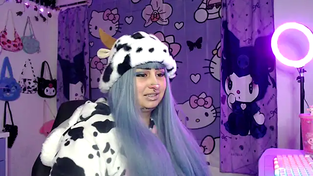 Snapshot of lussyevans24 chatting on 9, 10, 2025 lussyevans24 online show from 9, 10, 2025