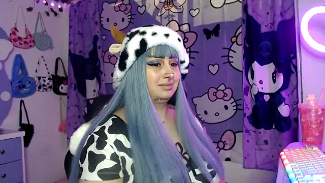 Snapshot of lussyevans24 chatting on 14, 10, 2025 lussyevans24 online show from 14, 10, 2025