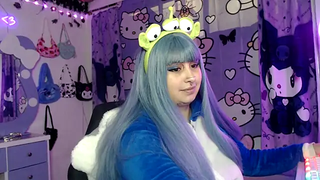 Snapshot of lussyevans24 chatting on 15, 10, 2025 lussyevans24 online show from 15, 10, 2025