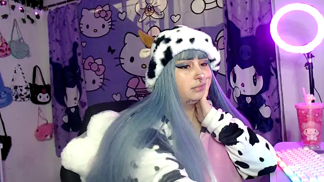 Snapshot of lussyevans24 chatting on 16, 10, 2025 lussyevans24 online show from 16, 10, 2025