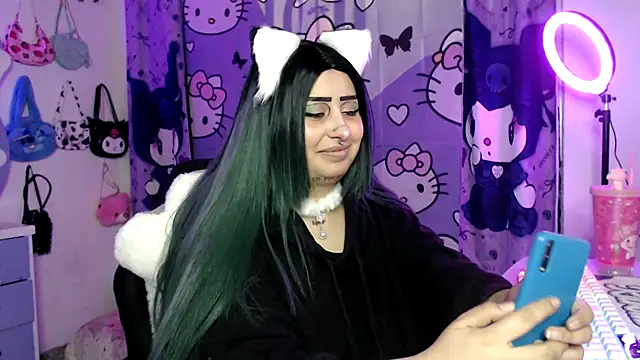 Snapshot of lussyevans24 chatting on 25, 10, 2025 lussyevans24 online show from 25, 10, 2025