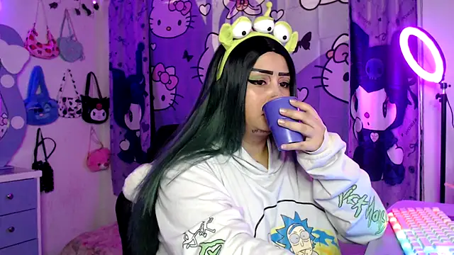 Snapshot of lussyevans24 chatting on 27, 10, 2025 lussyevans24 online show from 27, 10, 2025