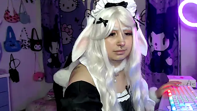 Snapshot of lussyevans24 chatting on 31, 10, 2025 lussyevans24 online show from 31, 10, 2025