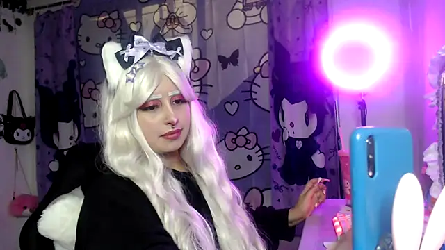 Snapshot of lussyevans24 chatting on 8, 11, 2025 lussyevans24 online show from 8, 11, 2025