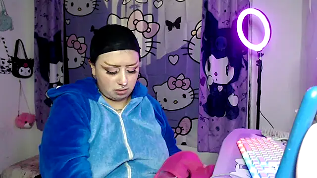 Snapshot of lussyevans24 chatting on 13, 11, 2025 lussyevans24 online show from 13, 11, 2025