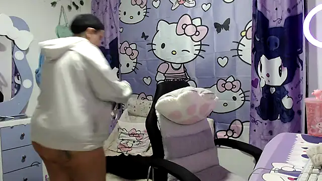 Snapshot of lussyevans24 chatting on 24, 11, 2025 lussyevans24 online show from 24, 11, 2025