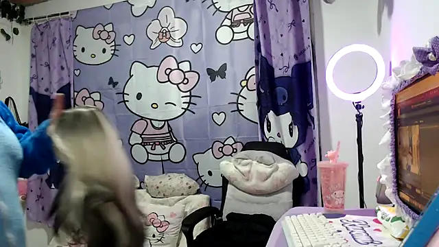 Snapshot of lussyevans24 chatting on 28, 11, 2025 lussyevans24 online show from 28, 11, 2025