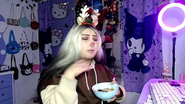 Snapshot of lussyevans24 chatting on 16, 12, 2025 lussyevans24 online show from 16, 12, 2025