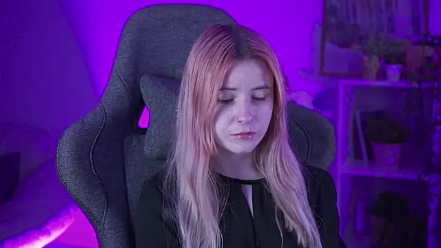 Snapshot of LexiWenford chatting on 13, 12, 2024 LexiWenford online show from 13, 12, 2024