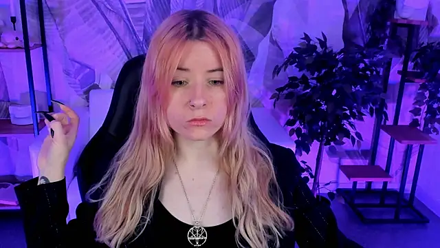 Snapshot of LexiWenford chatting on 14, 12, 2024 LexiWenford online show from 14, 12, 2024