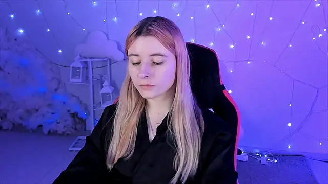 Snapshot of LexiWenford chatting on 17, 12, 2024 LexiWenford online show from 17, 12, 2024