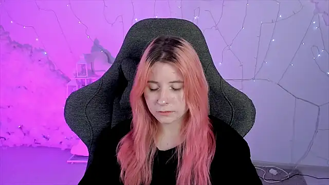 Snapshot of LexiWenford chatting on 28, 1, 2025 LexiWenford online show from 28, 1, 2025