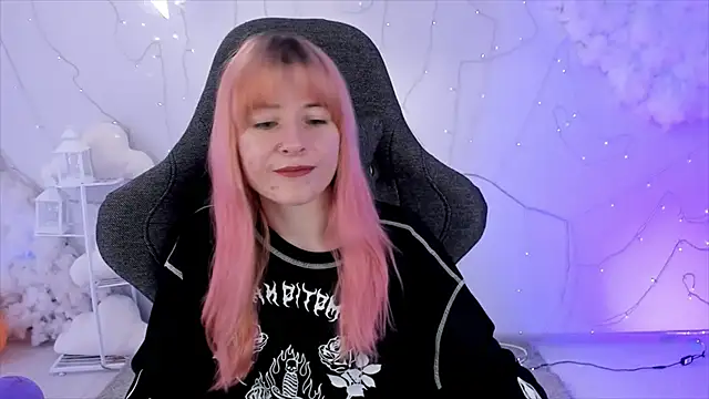 Snapshot of LexiWenford chatting on 7, 2, 2025 LexiWenford online show from 7, 2, 2025