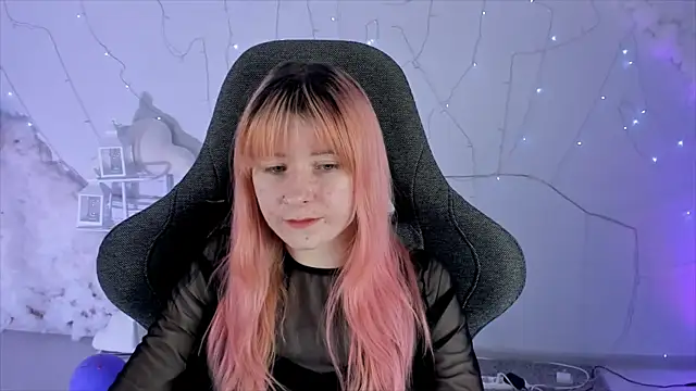 Snapshot of LexiWenford chatting on 10, 2, 2025 LexiWenford online show from 10, 2, 2025