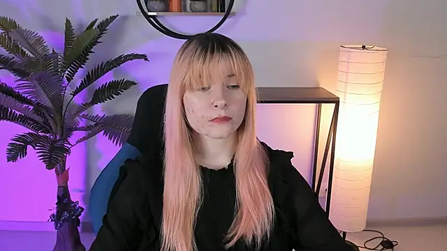 Snapshot of LexiWenford chatting on 24, 2, 2025 LexiWenford online show from 24, 2, 2025