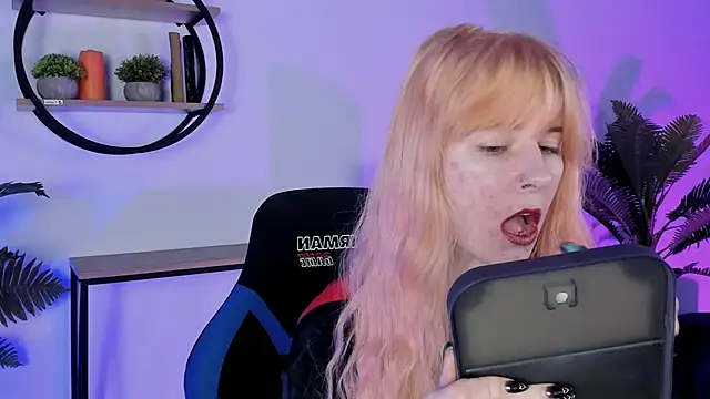 Snapshot of LexiWenford chatting on 5, 3, 2025 LexiWenford online show from 5, 3, 2025