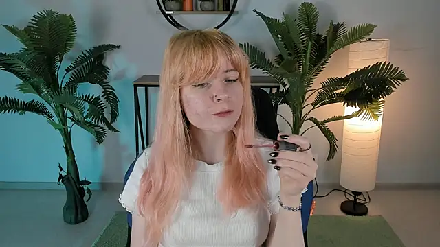 Snapshot of LexiWenford chatting on 11, 3, 2025 LexiWenford online show from 11, 3, 2025