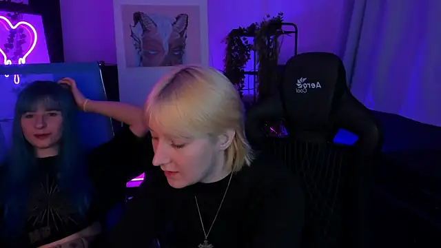 Snapshot of LexiWenford chatting on 19, 9, 2025 LexiWenford online show from 19, 9, 2025