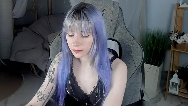Snapshot of LexiWenford chatting on 19, 12, 2025 LexiWenford online show from 19, 12, 2025