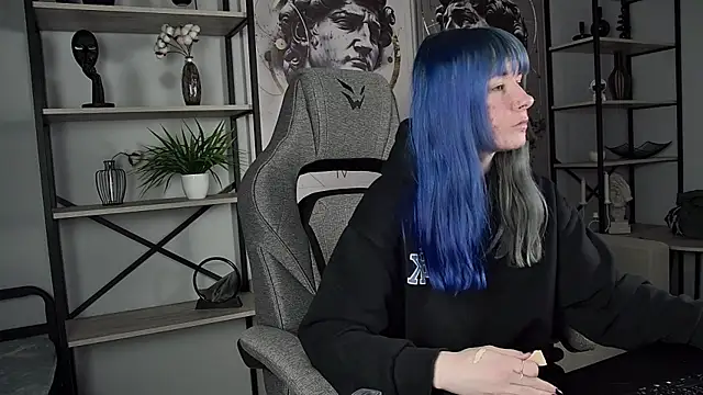 Snapshot of LexiWenford chatting on 17, 4, 2026 LexiWenford online show from 17, 4, 2026