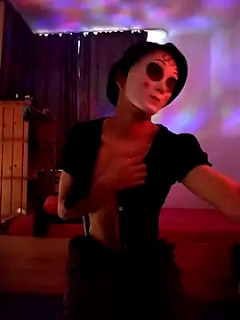 Dennis 2024 online show from 8, 1, 2025