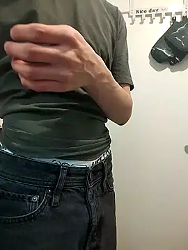 Snapshot of Dennis_2024 chatting on 15, 4, 2026 Dennis 2024 online show from 15, 4, 2026