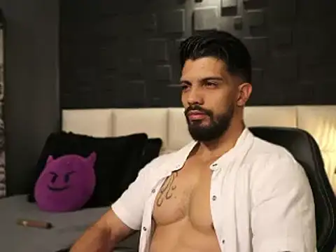 Snapshot of DannSaenz chatting on 20, 2, 2025 DannSaenz online show from 20, 2, 2025