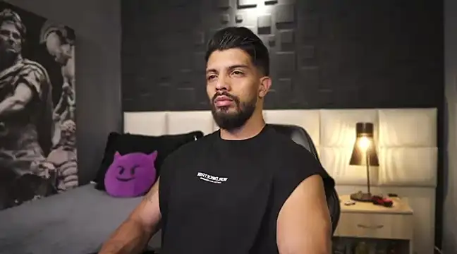 Snapshot of DannSaenz chatting on 22, 2, 2025 DannSaenz online show from 22, 2, 2025