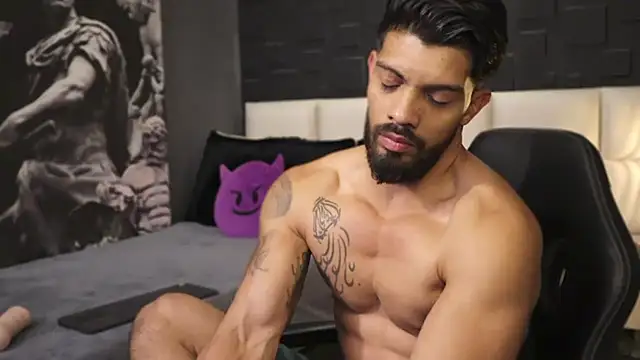 Snapshot of DannSaenz chatting on 22, 2, 2025 DannSaenz online show from 22, 2, 2025