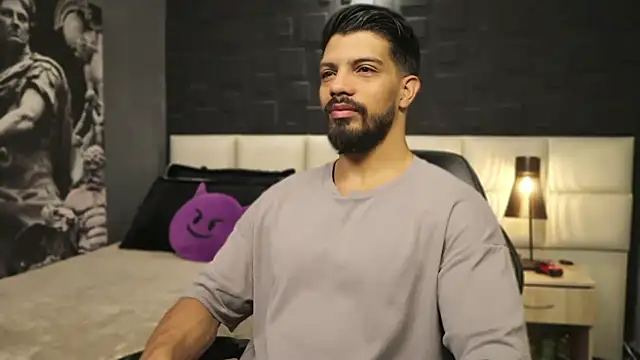 Snapshot of DannSaenz chatting on 25, 2, 2025 DannSaenz online show from 25, 2, 2025