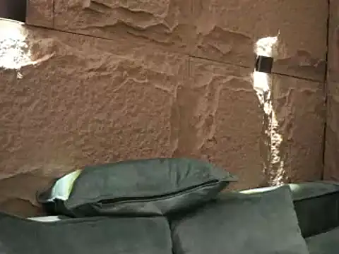 Snapshot of DannSaenz chatting on 28, 2, 2025 DannSaenz online show from 28, 2, 2025