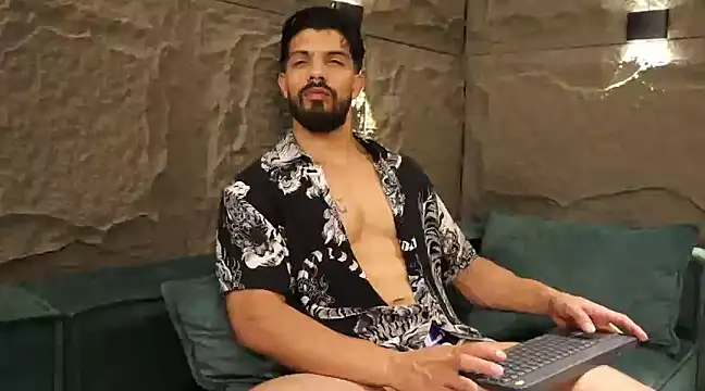 Snapshot of DannSaenz chatting on 5, 3, 2025 DannSaenz online show from 5, 3, 2025