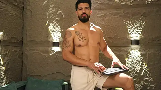 Snapshot of DannSaenz chatting on 11, 3, 2025 DannSaenz online show from 11, 3, 2025