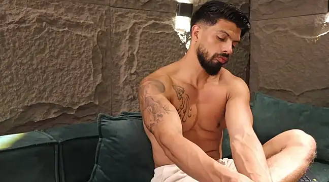 Snapshot of DannSaenz chatting on 11, 3, 2025 DannSaenz online show from 11, 3, 2025