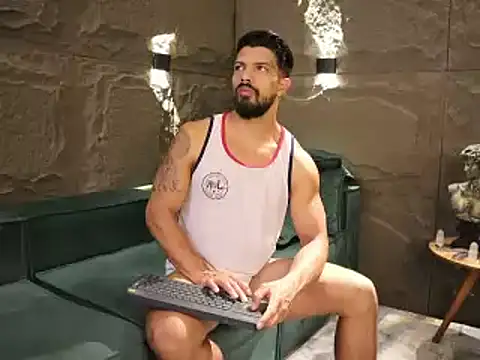 Snapshot of DannSaenz chatting on 12, 3, 2025 DannSaenz online show from 12, 3, 2025