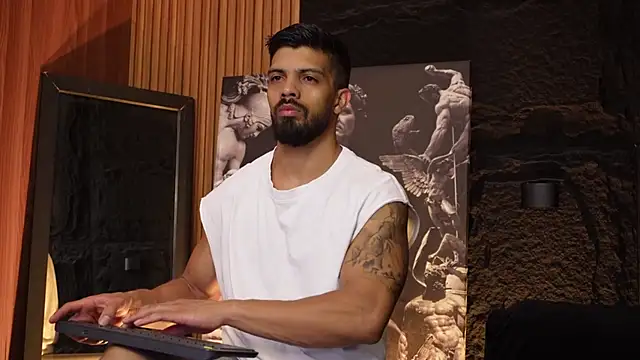 Snapshot of DannSaenz chatting on 10, 9, 2025 DannSaenz online show from 10, 9, 2025