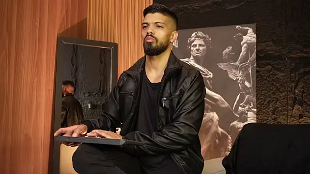 Snapshot of DannSaenz chatting on 14, 9, 2025 DannSaenz online show from 14, 9, 2025