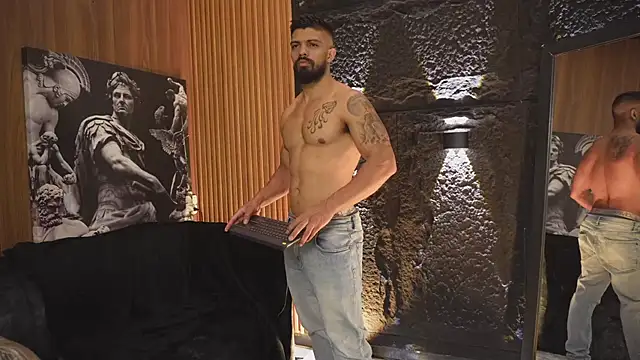 Snapshot of DannSaenz chatting on 5, 10, 2025 DannSaenz online show from 5, 10, 2025