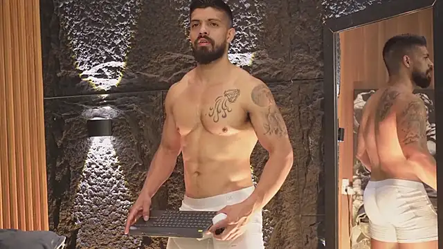 Snapshot of DannSaenz chatting on 7, 10, 2025 DannSaenz online show from 7, 10, 2025