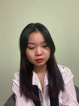 Snapshot of Maeve2k5 chatting on 8, 1, 2025 Maeve2k5 online show from 8, 1, 2025