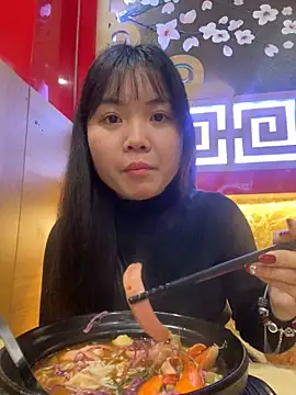 Snapshot of Maeve2k5 chatting on 19, 2, 2025 Maeve2k5 online show from 19, 2, 2025