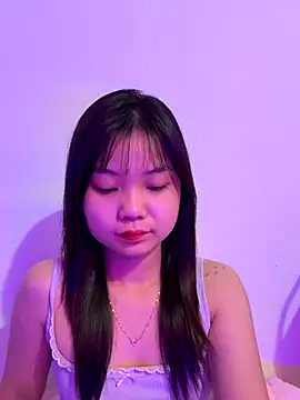 Snapshot of Maeve2k5 chatting on 8, 9, 2025 Maeve2k5 online show from 8, 9, 2025