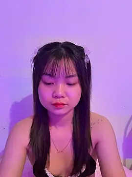 Snapshot of Maeve2k5 chatting on 11, 9, 2025 Maeve2k5 online show from 11, 9, 2025