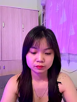 Snapshot of Maeve2k5 chatting on 4, 10, 2025 Maeve2k5 online show from 4, 10, 2025