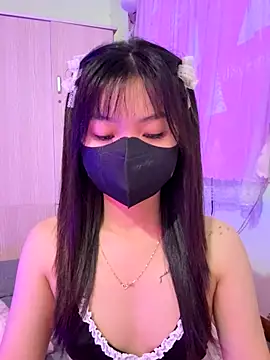 Snapshot of Maeve2k5 chatting on 5, 10, 2025 Maeve2k5 online show from 5, 10, 2025