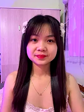 Snapshot of Maeve2k5 chatting on 8, 10, 2025 Maeve2k5 online show from 8, 10, 2025