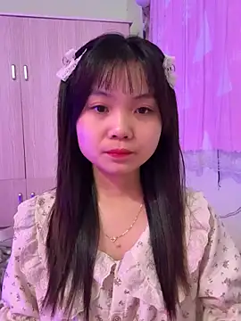 Snapshot of Maeve2k5 chatting on 10, 10, 2025 Maeve2k5 online show from 10, 10, 2025